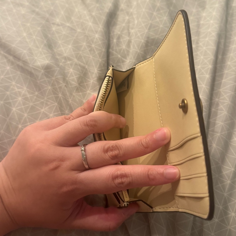 New Coach Essential Slim Card Case - Picture 5 of 6